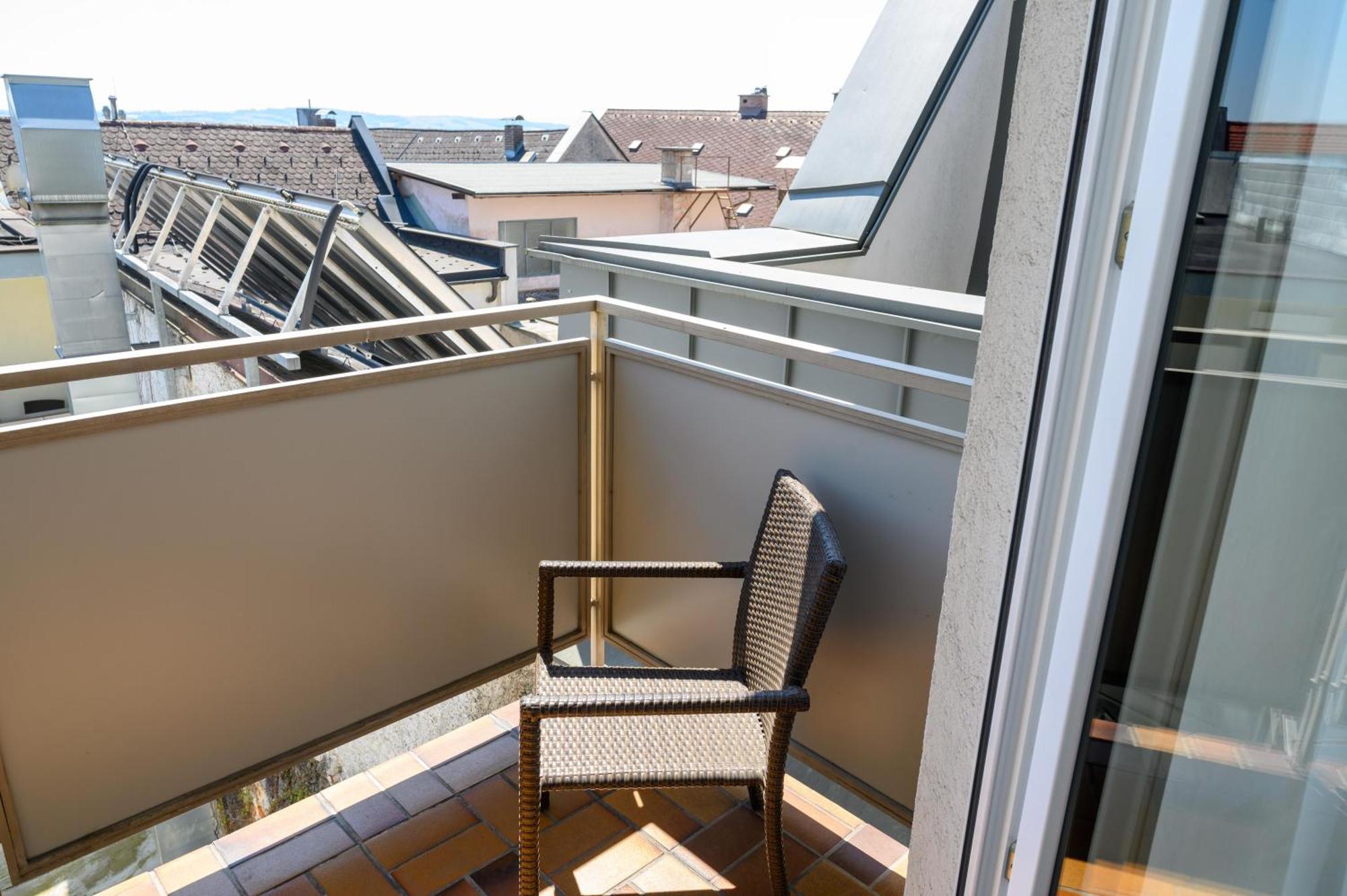 Appartement-Hotel Gh Zum Goldenen Schiff 엔스 외부 사진