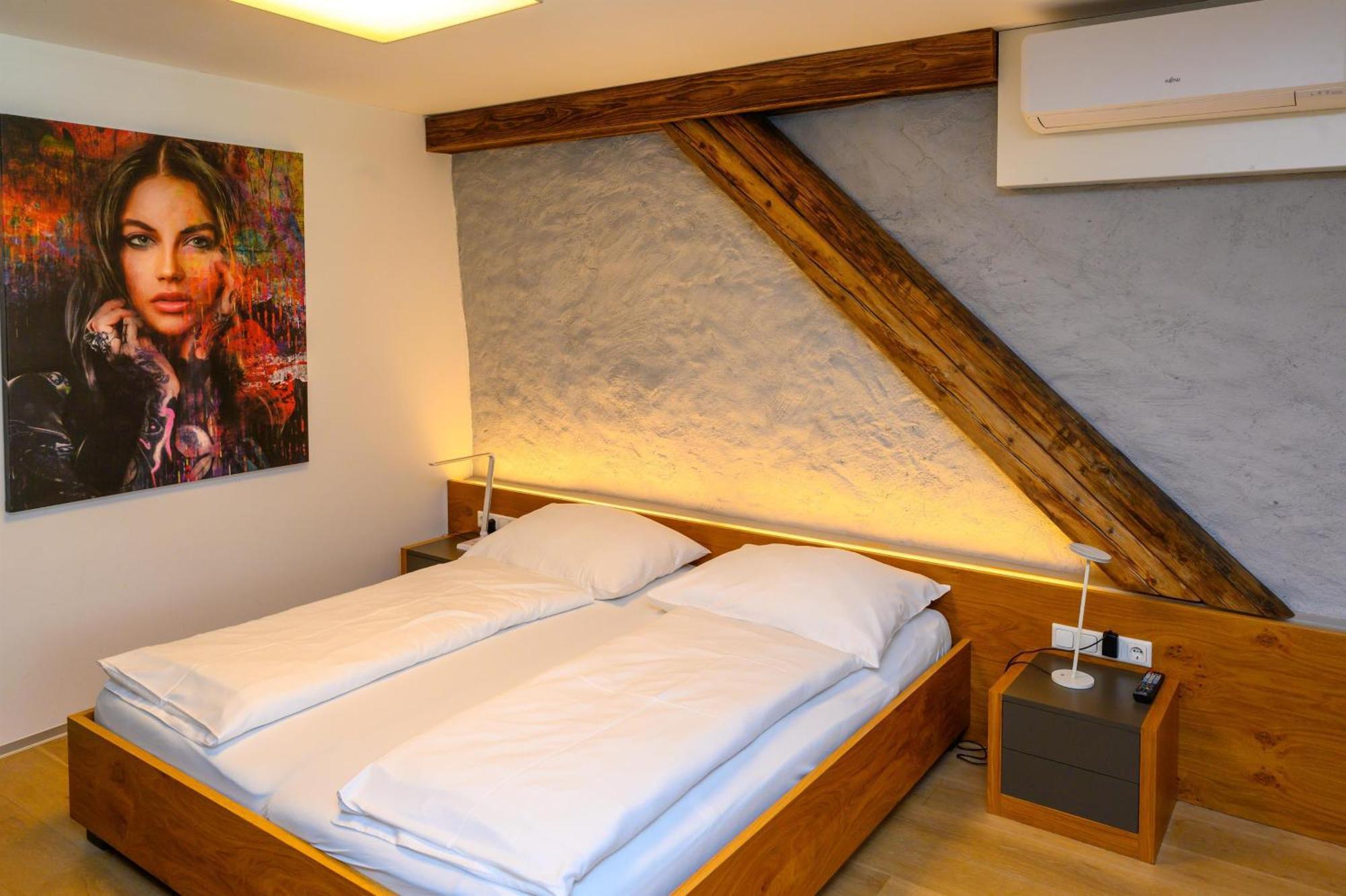 Appartement-Hotel Gh Zum Goldenen Schiff 엔스 외부 사진