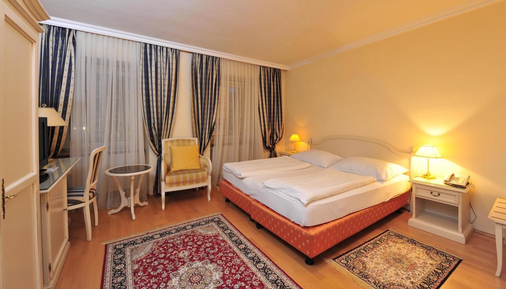 Appartement-Hotel Gh Zum Goldenen Schiff 엔스 외부 사진