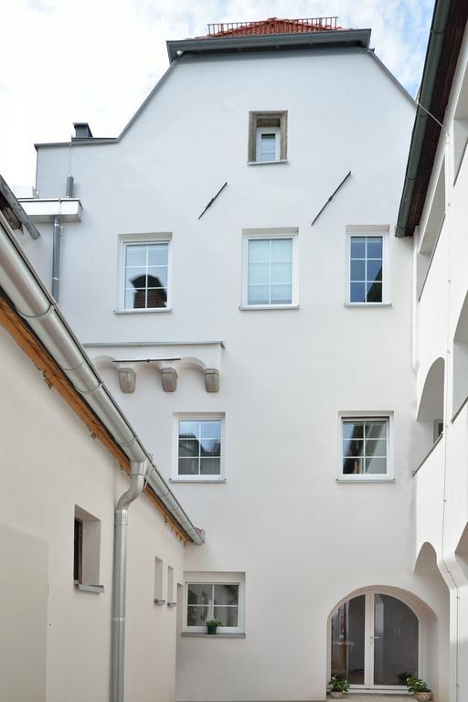 Appartement-Hotel Gh Zum Goldenen Schiff 엔스 외부 사진
