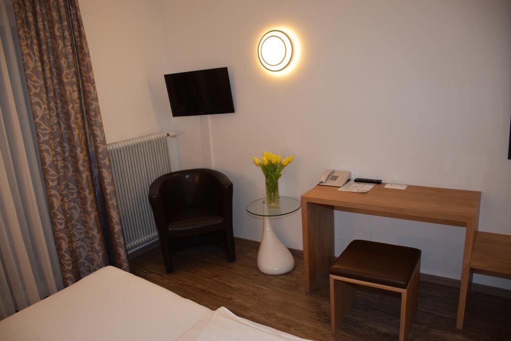 Appartement-Hotel Gh Zum Goldenen Schiff 엔스 객실 사진