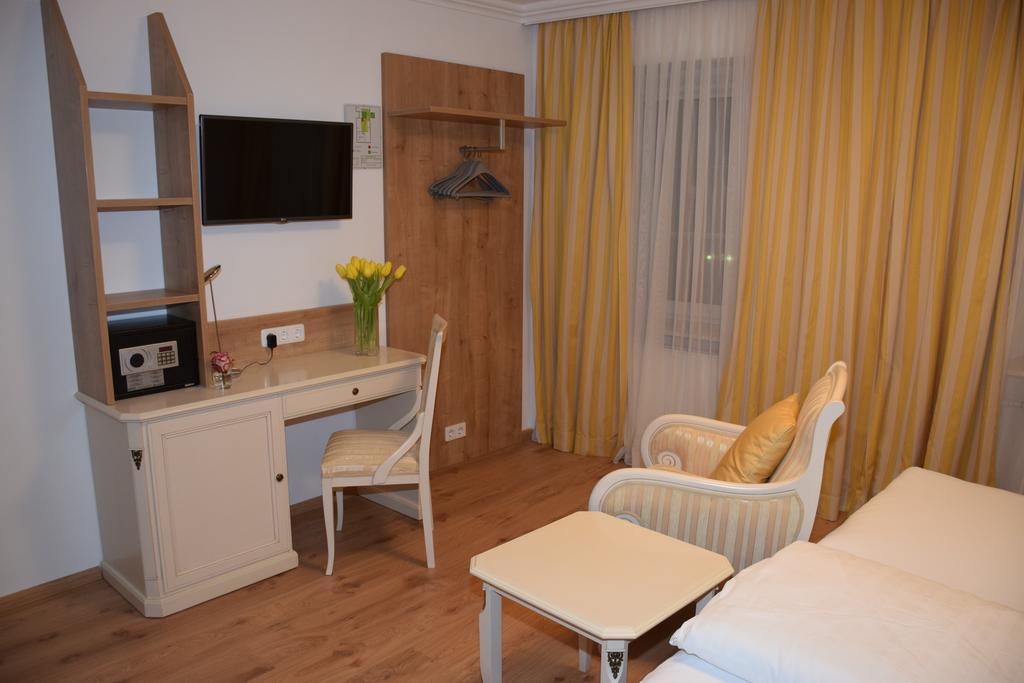 Appartement-Hotel Gh Zum Goldenen Schiff 엔스 외부 사진