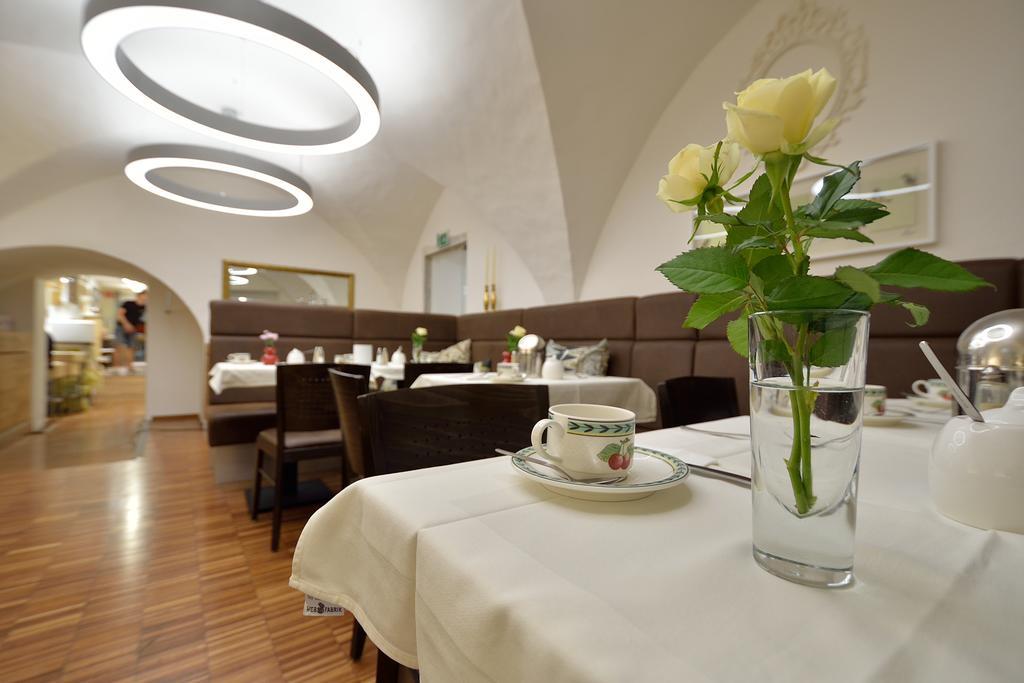 Appartement-Hotel Gh Zum Goldenen Schiff 엔스 외부 사진